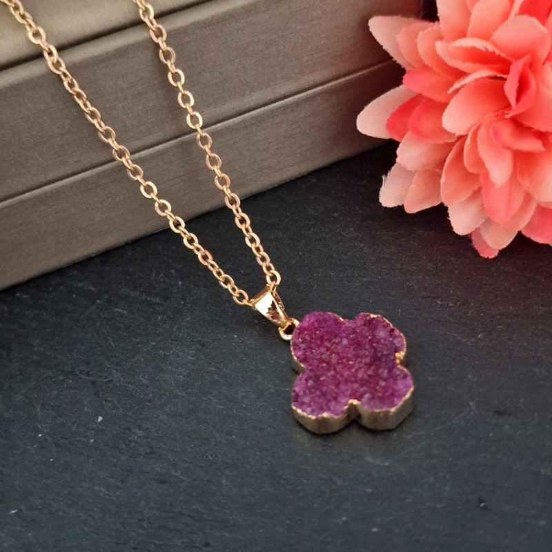 Colar Deluxe com Trevo Pedra Druzy Fuchsia - Dourado